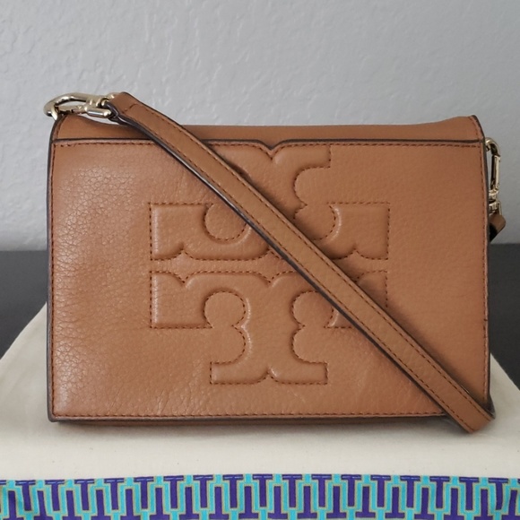 Tory Burch Handbags - Tory Burch Bombe T Crossbody